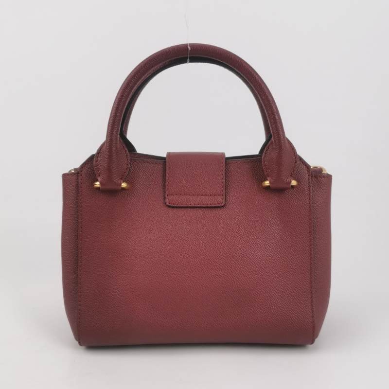 Burberry The Banner班納牛皮純色金屬字母logo雙搭扣斜挎包-4