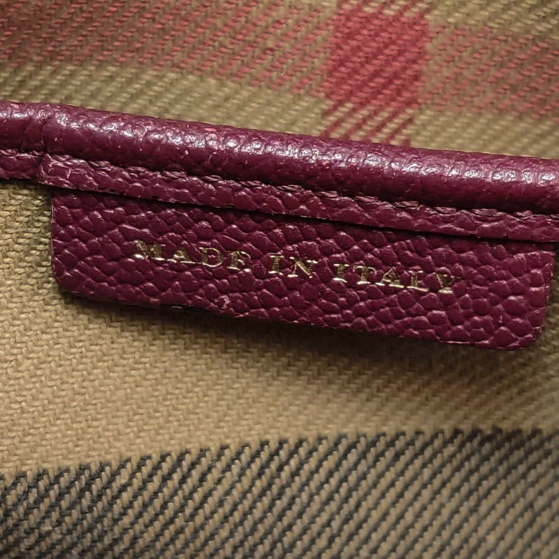 Burberry The Banner班納牛皮純色金屬字母logo雙搭扣斜挎包-9