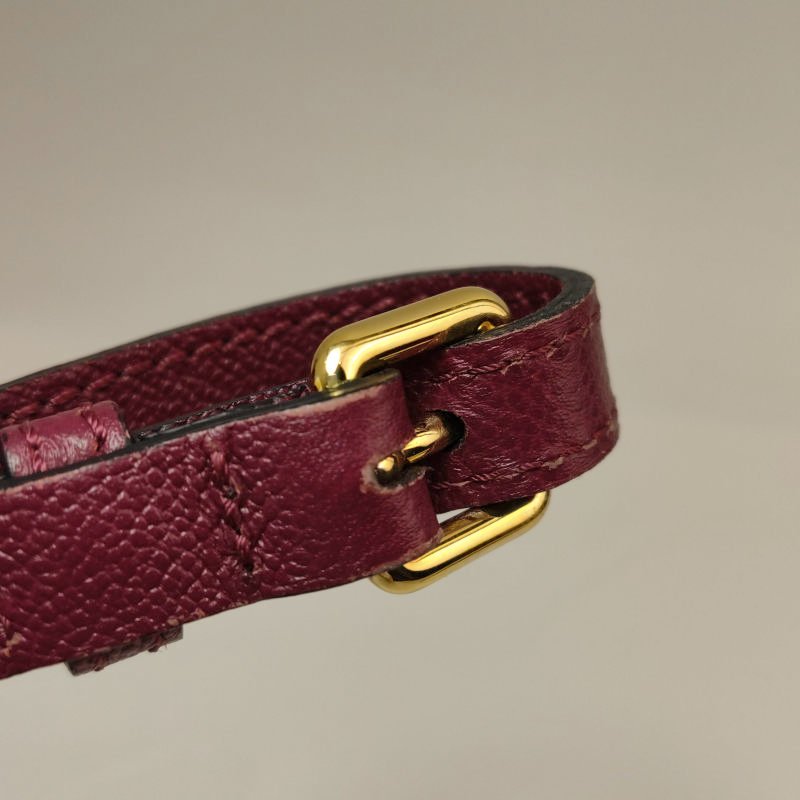 Burberry The Banner班納牛皮純色金屬字母logo雙搭扣斜挎包-11