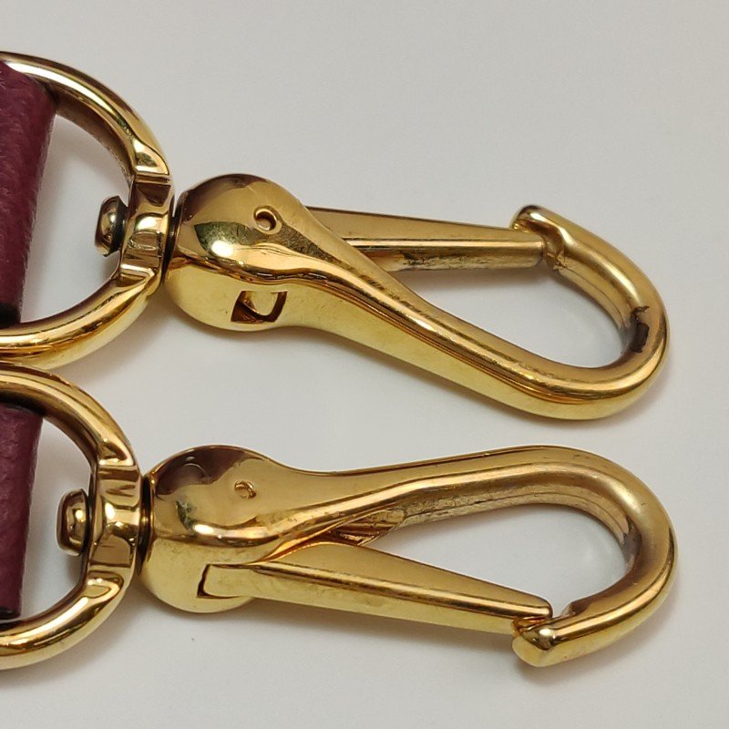 Burberry The Banner班納牛皮純色金屬字母logo雙搭扣斜挎包-15