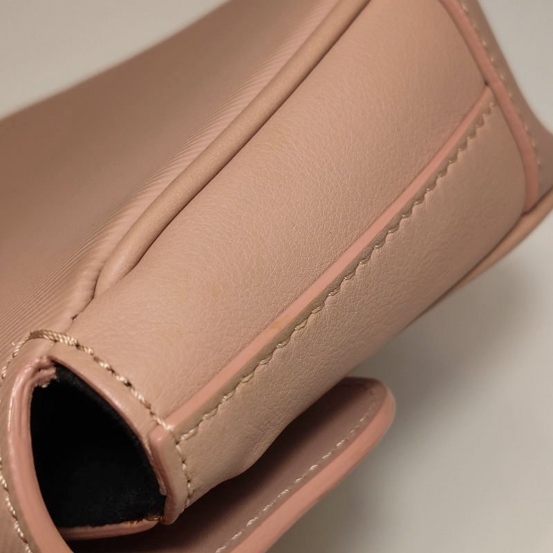 Burberry DK88牛皮純色鎖扣斜挎包單肩包-14