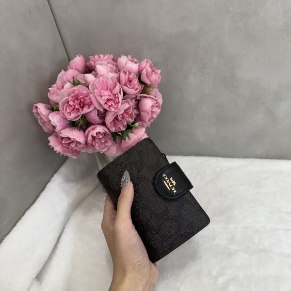 COACH 黑咖老花經典滿版老花中夾-14