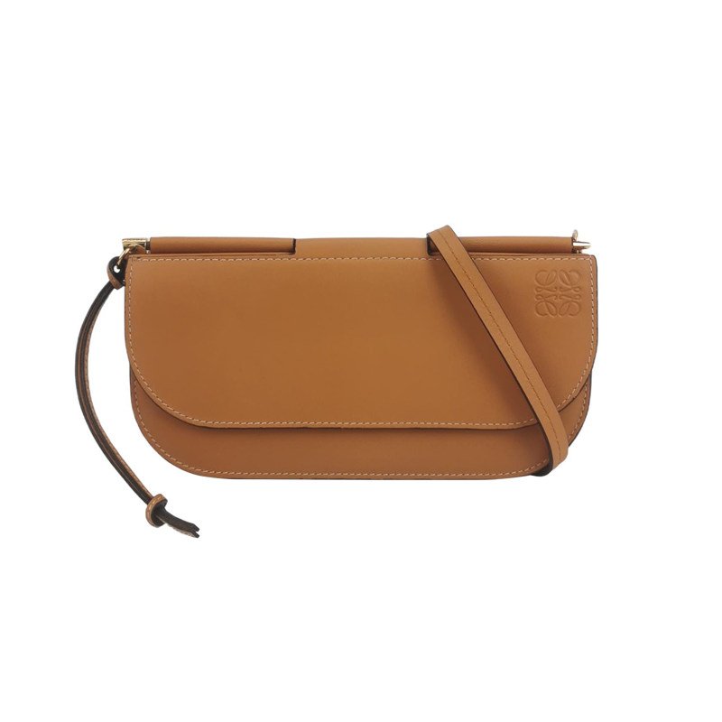 Loewe Gate牛皮純色Logo微標斜挎包-0
