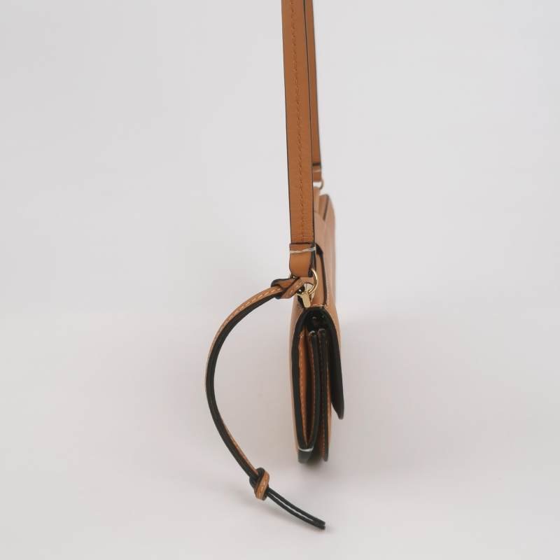 Loewe Gate牛皮純色Logo微標斜挎包-3