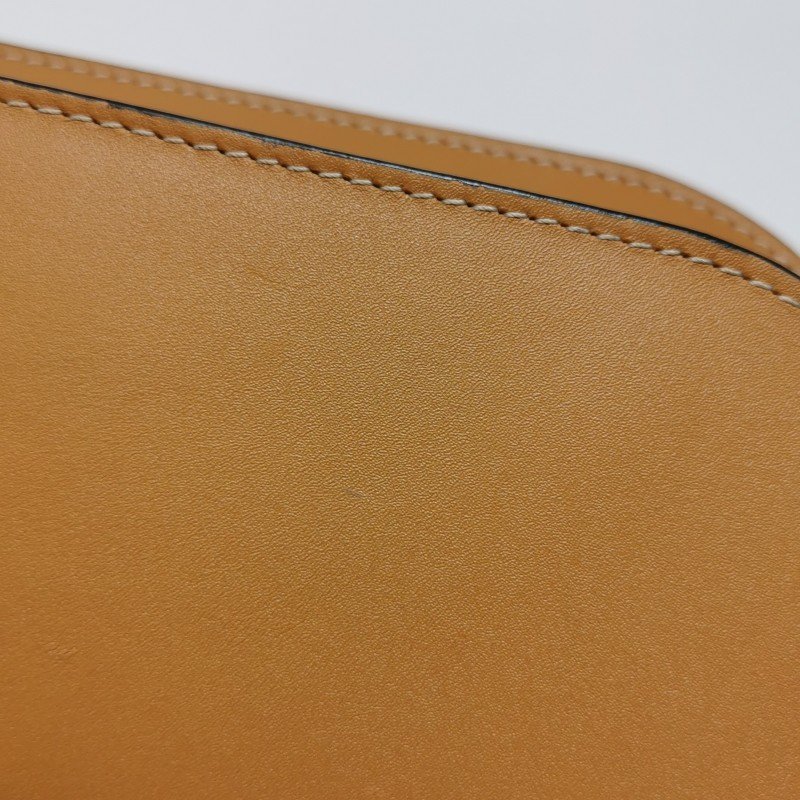 Loewe Gate牛皮純色Logo微標斜挎包-20