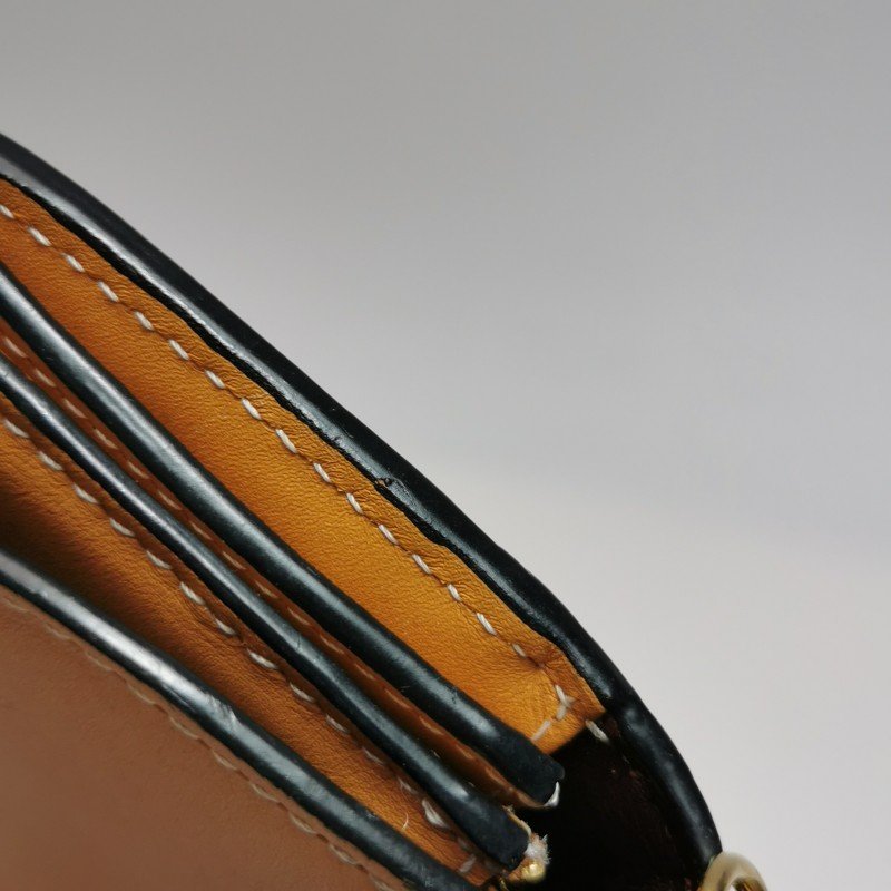 Loewe Gate牛皮純色Logo微標斜挎包-27