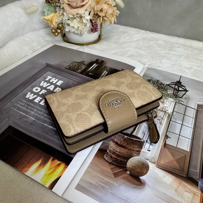 Coach 奶茶老花馬車短夾-0