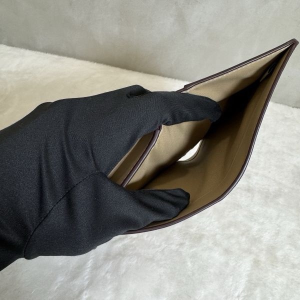 Coach 奶茶老花馬車短夾-13