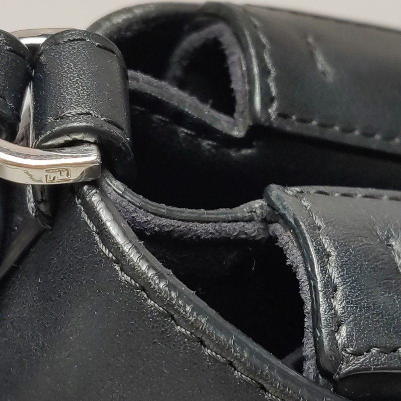 Fendi Double Micro Baguette牛皮純色雙F扣斜挎包-27