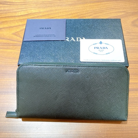 【近新閒置】PRADA黑色真皮多層長夾證件票卡夾零錢袋