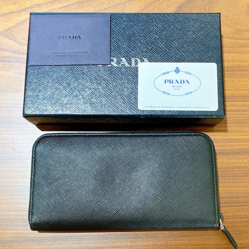 【近新閒置】PRADA黑色真皮多層長夾證件票卡夾零錢袋-1