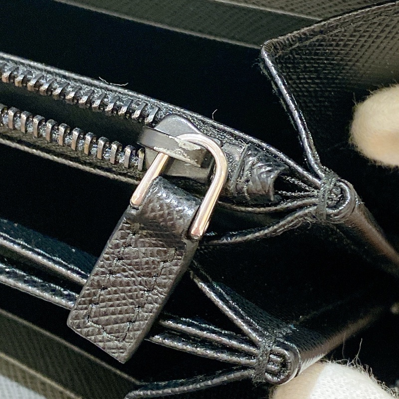 【近新閒置】PRADA黑色真皮多層長夾證件票卡夾零錢袋-16