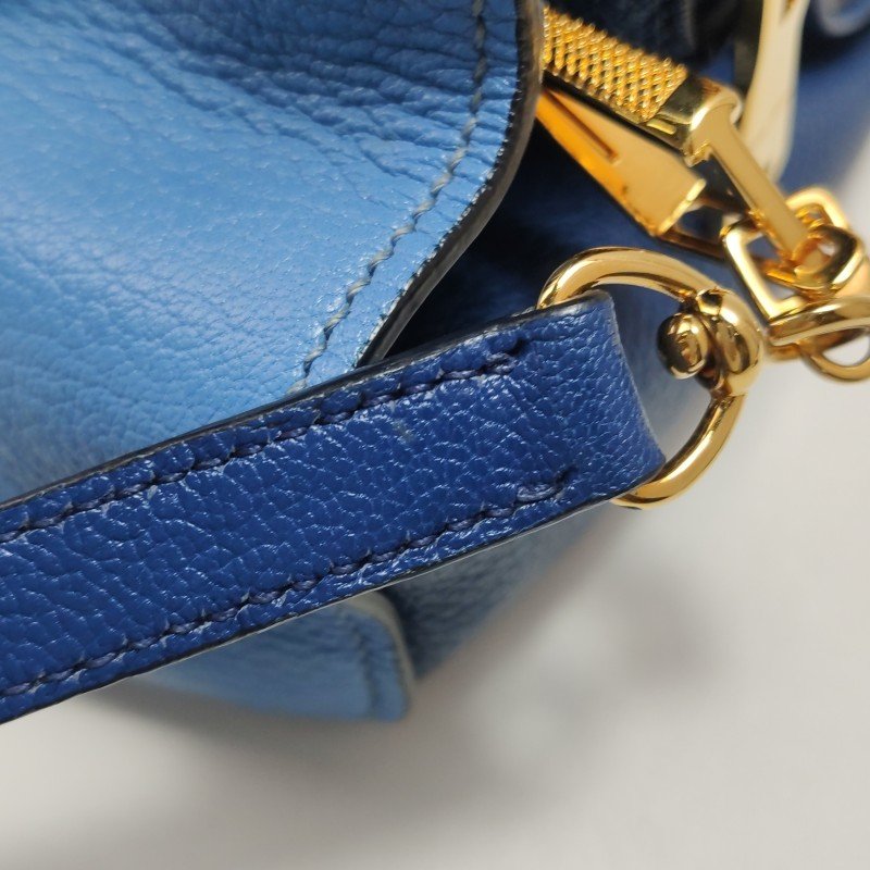 Miu Miu牛皮拼色字母Logo斜挎包單肩包-10