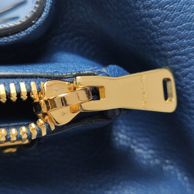 Miu Miu牛皮拼色字母Logo斜挎包單肩包-12