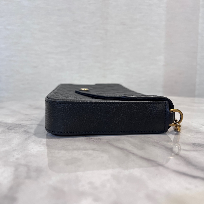 LV 黑牛皮雅雯金釦信封下蓋三合一鏈包-3