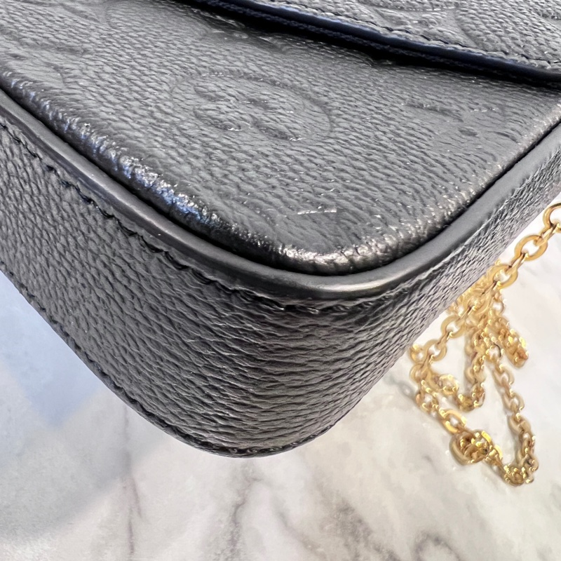 LV 黑牛皮雅雯金釦信封下蓋三合一鏈包-6