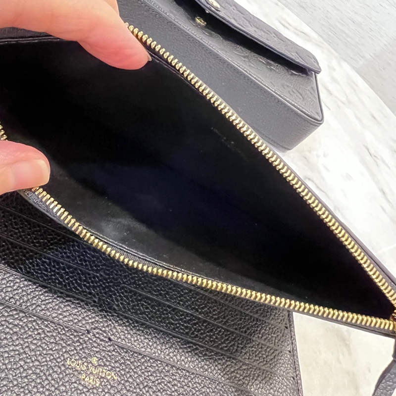 LV 黑牛皮雅雯金釦信封下蓋三合一鏈包-16