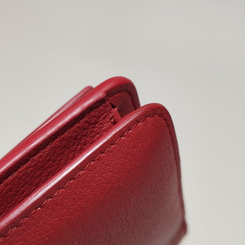 Fendi牛皮純色雙F壓紋金屬徽標斜挎包-16