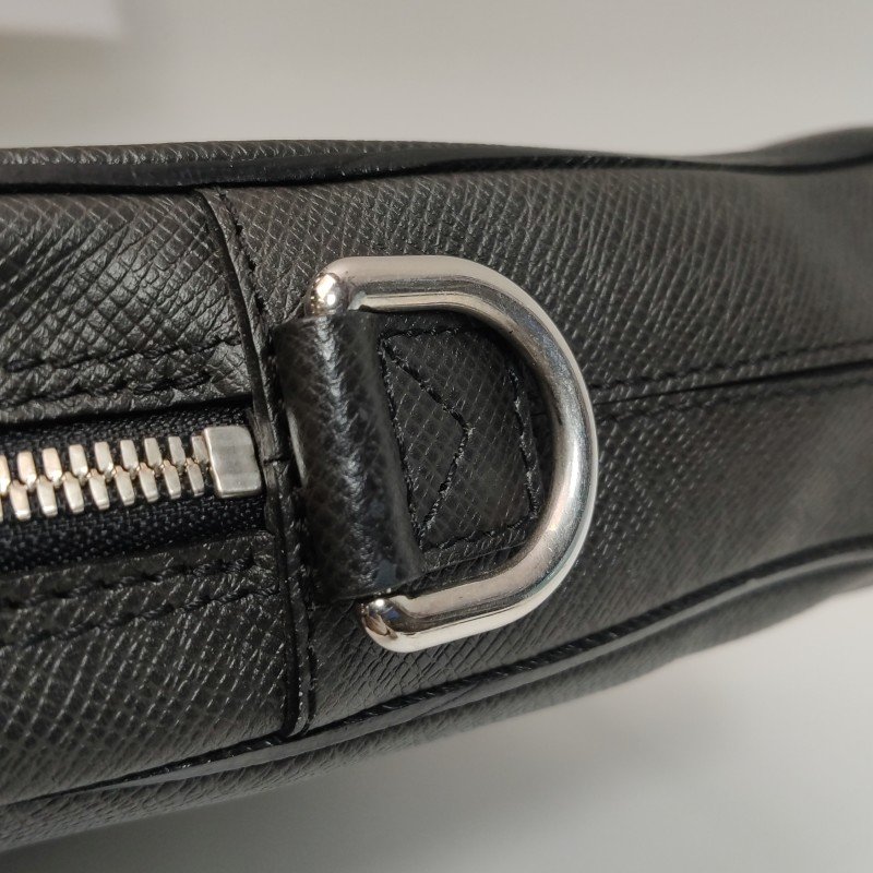 Louis Vuitton(LV)牛皮純色單肩包-15