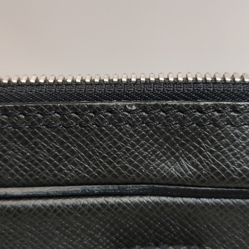 Louis Vuitton(LV)牛皮純色單肩包-18