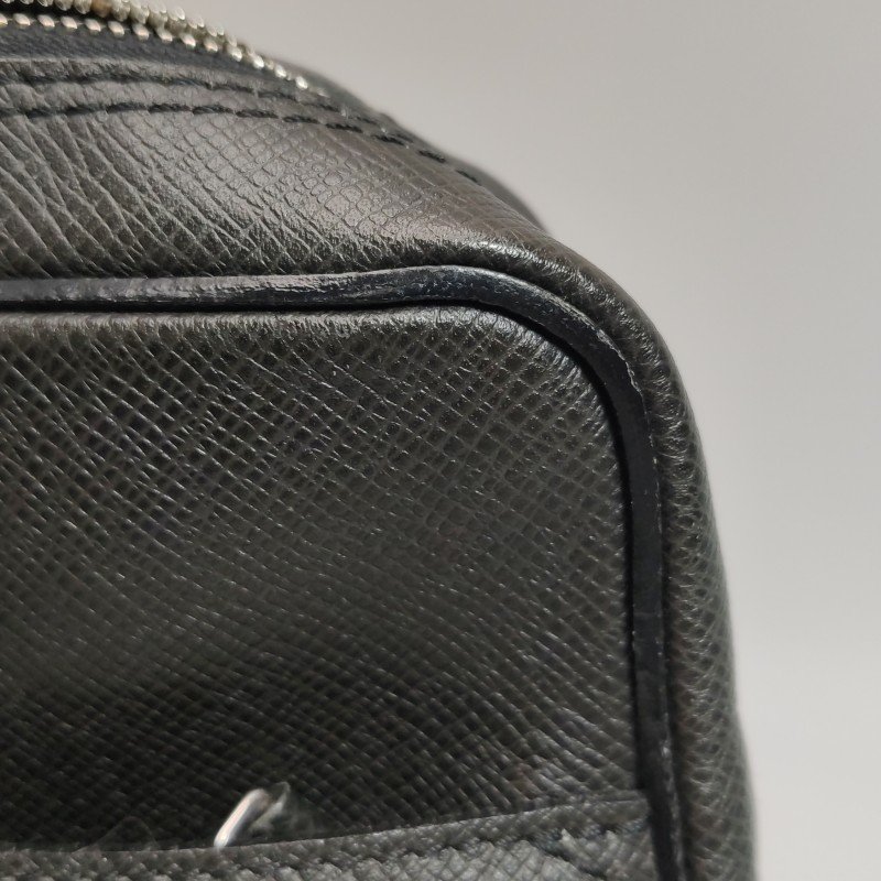 Louis Vuitton(LV)牛皮純色單肩包-21