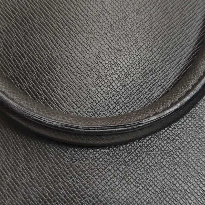 Louis Vuitton(LV)牛皮純色單肩包-22