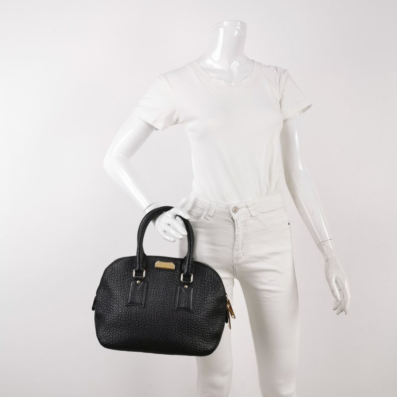 Burberry牛皮純色銘牌徽標拉鏈手提包-1