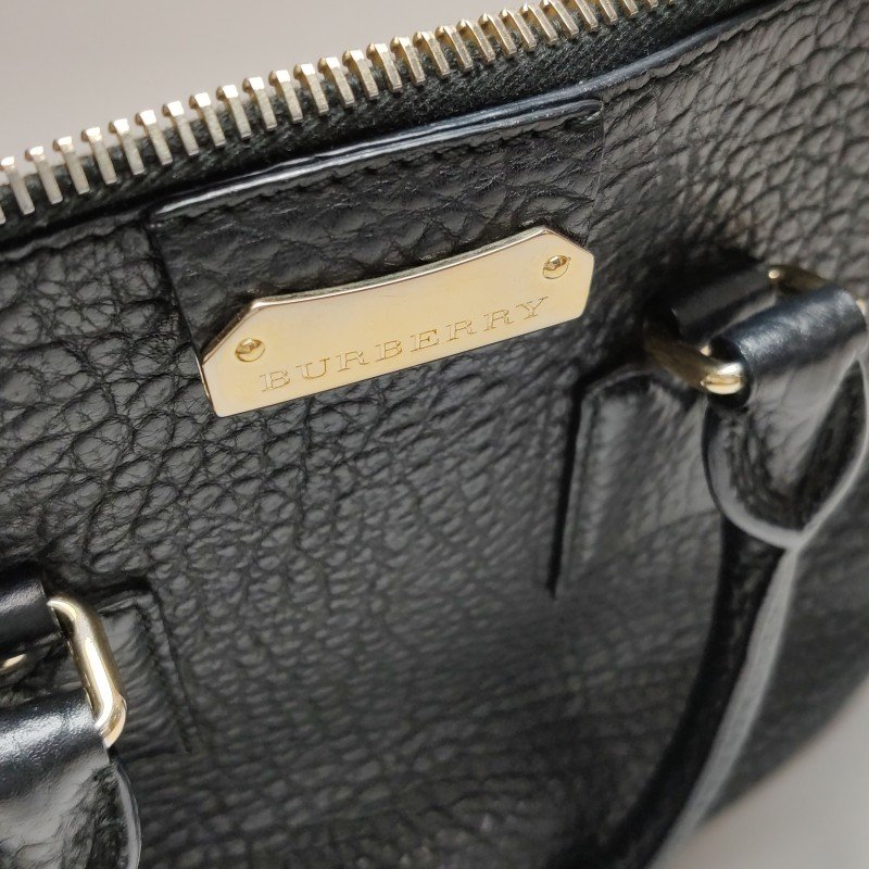 Burberry牛皮純色銘牌徽標拉鏈手提包-11