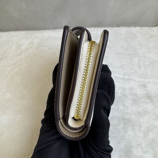 Coach 米白中型拉鍊零錢包-2