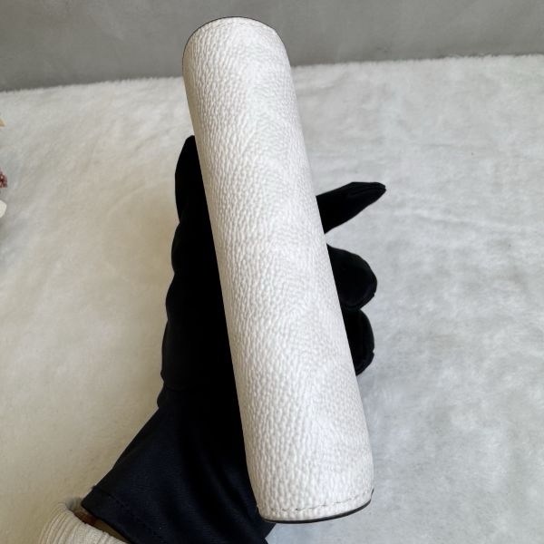 Coach 米白中型拉鍊零錢包-5