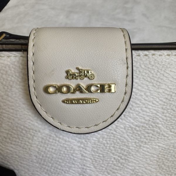 Coach 米白中型拉鍊零錢包-6
