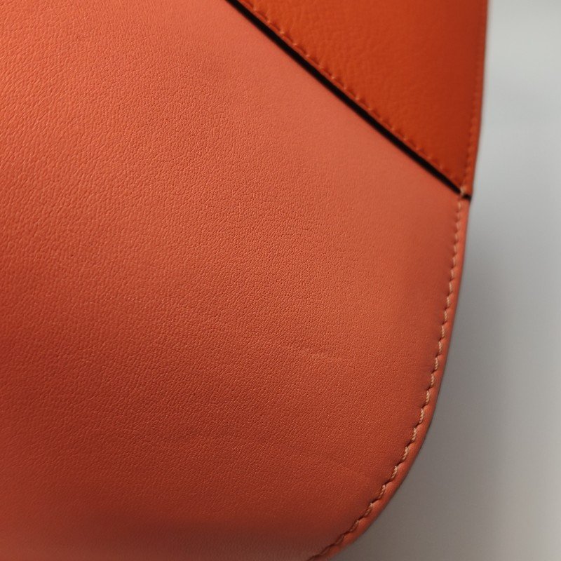 Loewe Hammock吊床包小號牛皮拼色弧形結構單肩包-17