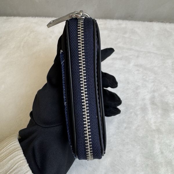 COACH 丹寧藍衍縫拼接皮革鏈帶卡夾零錢包-4