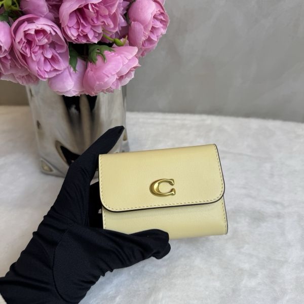 COACH 小雞黃卡片夾短夾-2