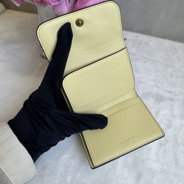 COACH 小雞黃卡片夾短夾-11