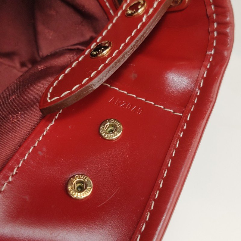 Louis Vuitton(LV)Suhali蘇哈里牛皮皮純色金屬扣鉚釘單肩包-8