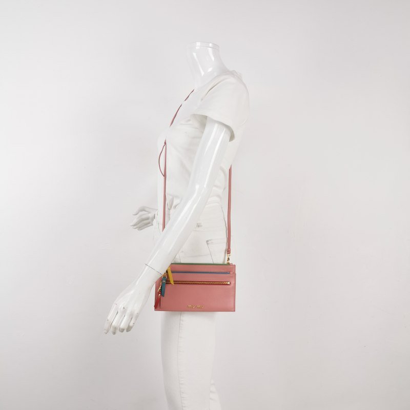 Miu Miu牛皮拼色字母Logo拉鏈子母包斜挎包單肩包-1