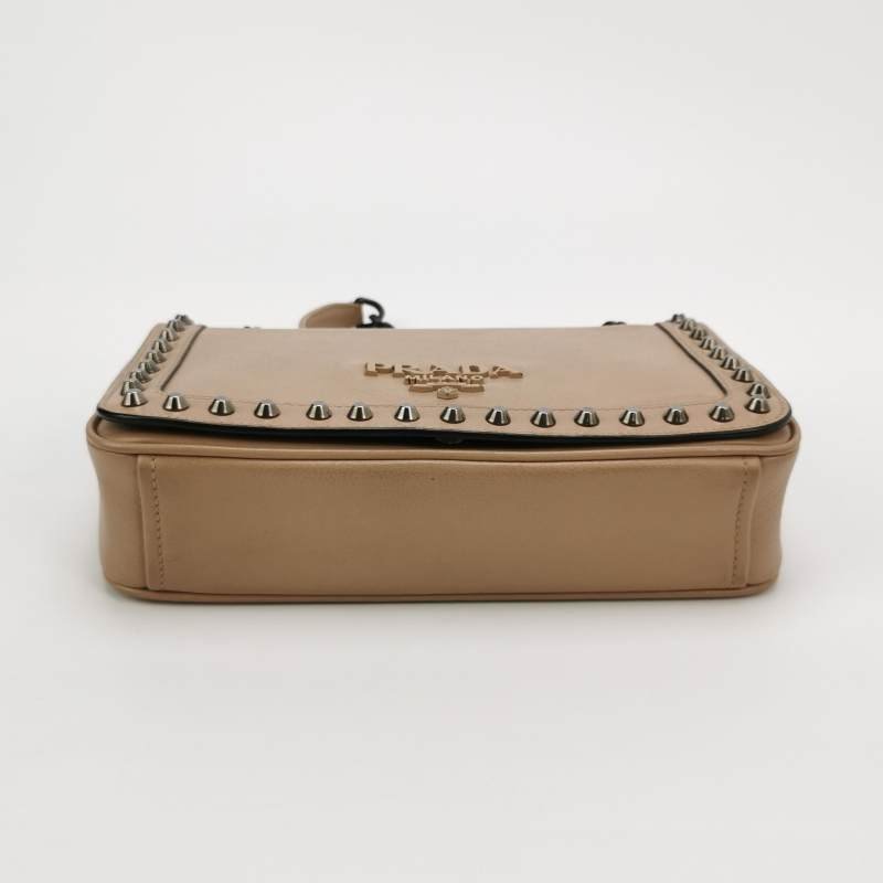 Prada牛皮字母Logo鉚釘裝飾單肩包-5