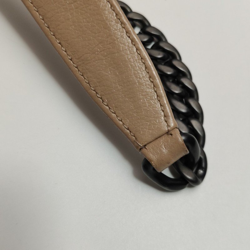 Prada牛皮字母Logo鉚釘裝飾單肩包-10