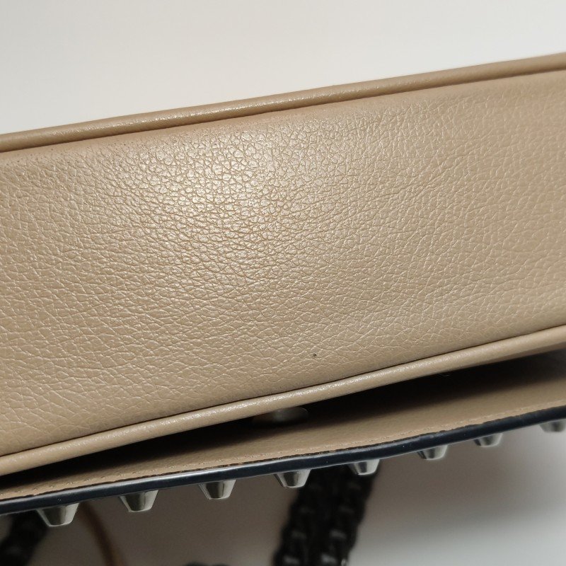 Prada牛皮字母Logo鉚釘裝飾單肩包-15