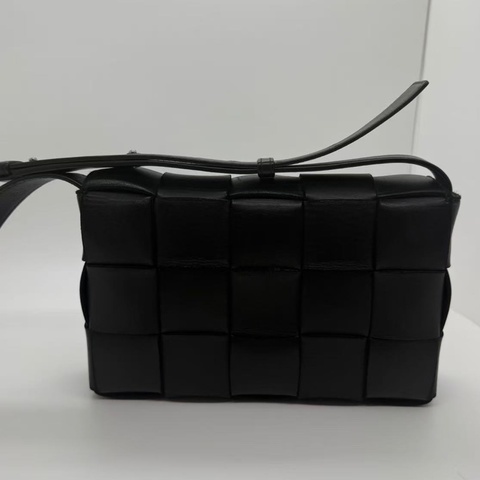 二手BOTTEGA VENETA葆蝶家Cassette手袋編織斜挎包黑色羊皮