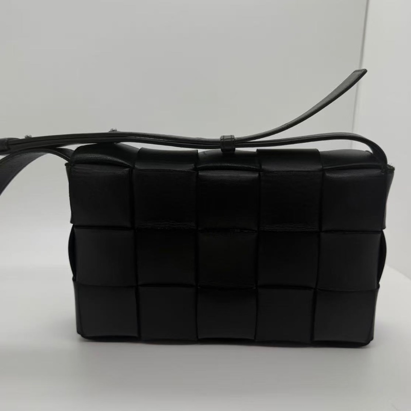 二手BOTTEGA VENETA葆蝶家Cassette手袋編織斜挎包黑色羊皮-0