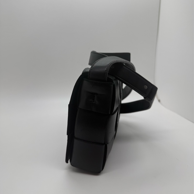 二手BOTTEGA VENETA葆蝶家Cassette手袋編織斜挎包黑色羊皮-3