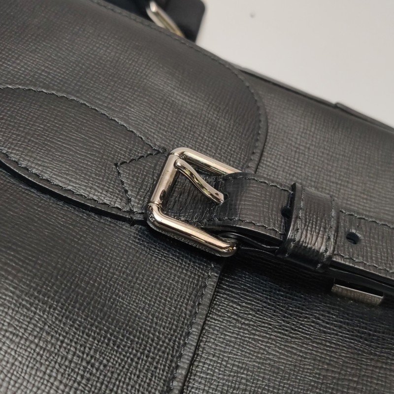 Burberry牛皮純色字母logo單肩包-14