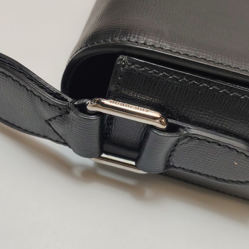 Burberry牛皮純色字母logo單肩包-15