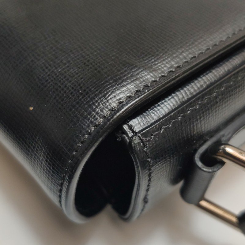 Burberry牛皮純色字母logo單肩包-18