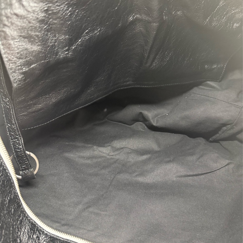 二手巴黎世家中號黑色全皮托特包，沒有配件，手柄油邊輕微開裂-3