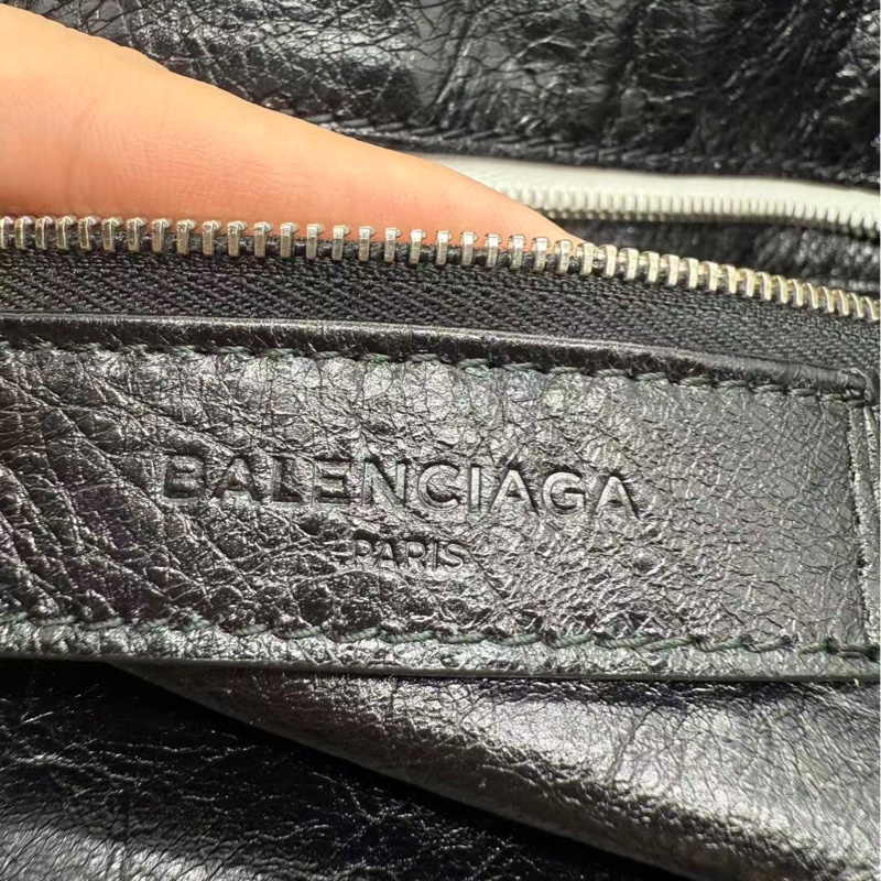 二手巴黎世家中號黑色全皮托特包，沒有配件，手柄油邊輕微開裂-5