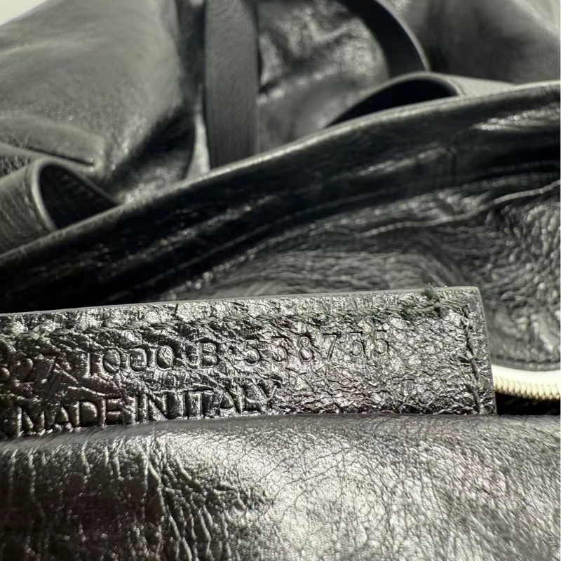 二手巴黎世家中號黑色全皮托特包，沒有配件，手柄油邊輕微開裂-7