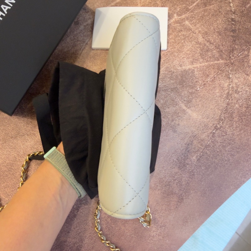 Chanel 氣質淺灰金色鑽釦鏈子小包WOC-8